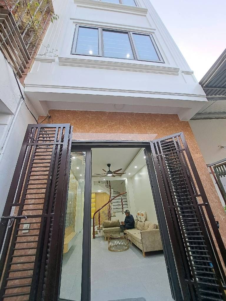 Bán nhà Thanh Lân - diện tích 36m2 4 tầng - Ô TÔ ĐỖ CỔNG - giá 7,9 tỷ