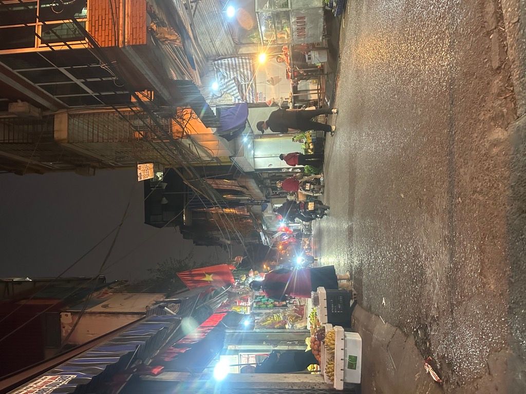 Bán nhà Hoàng Mai - diện tích 43.2m2 6 tầng - Phân lô ô tô 7 chỗ vào nhà - giá 19,5 tỷ