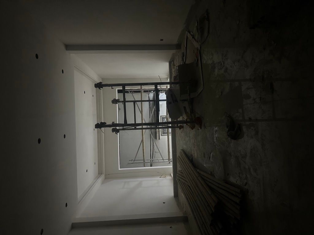 Bán nhà Hoàng Mai - diện tích 43.2m2 6 tầng - Phân lô ô tô 7 chỗ vào nhà - giá 19,5 tỷ