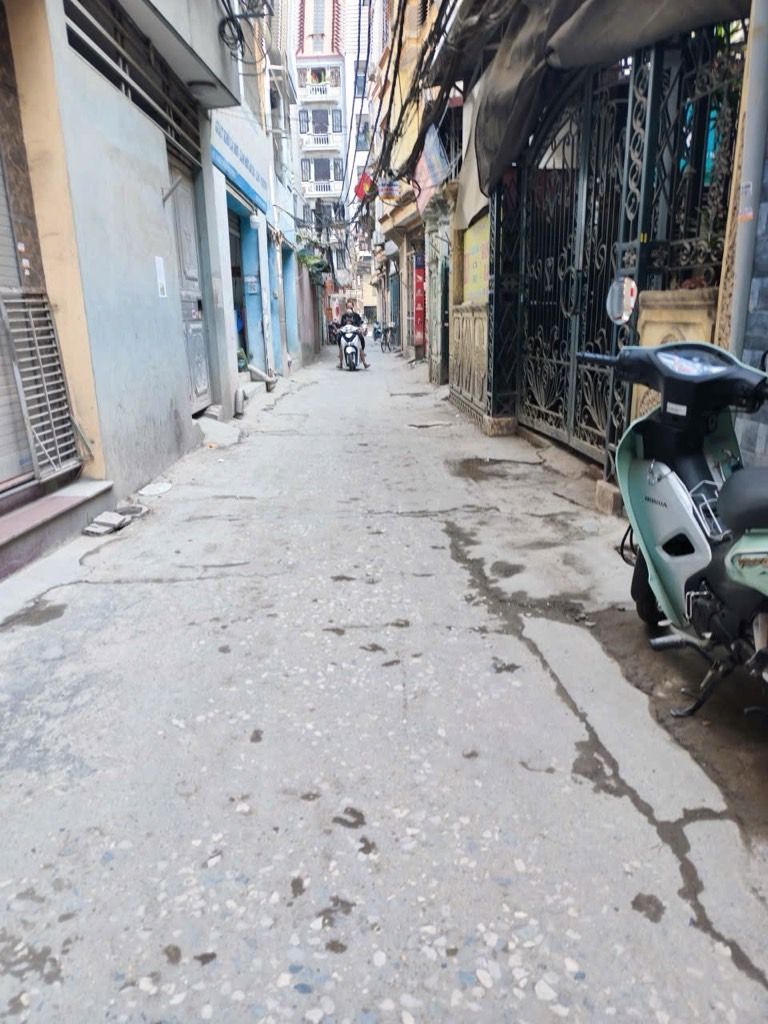 Bán nhà Định công thượng - diện tích 30.5m2 4 tầng - Ngõ nông ba gác - giá 8 tỷ