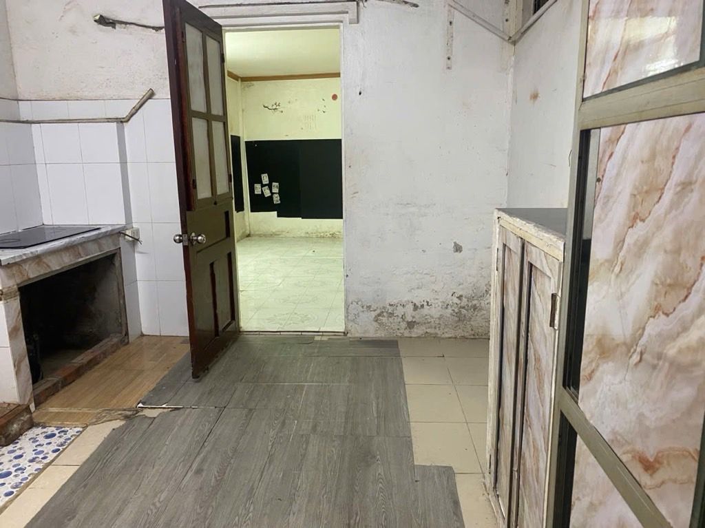 Bán nhà Nguyễn Chính - diện tích 80m2 1 tầng - ô tô tránh - giá 3,9 tỷ