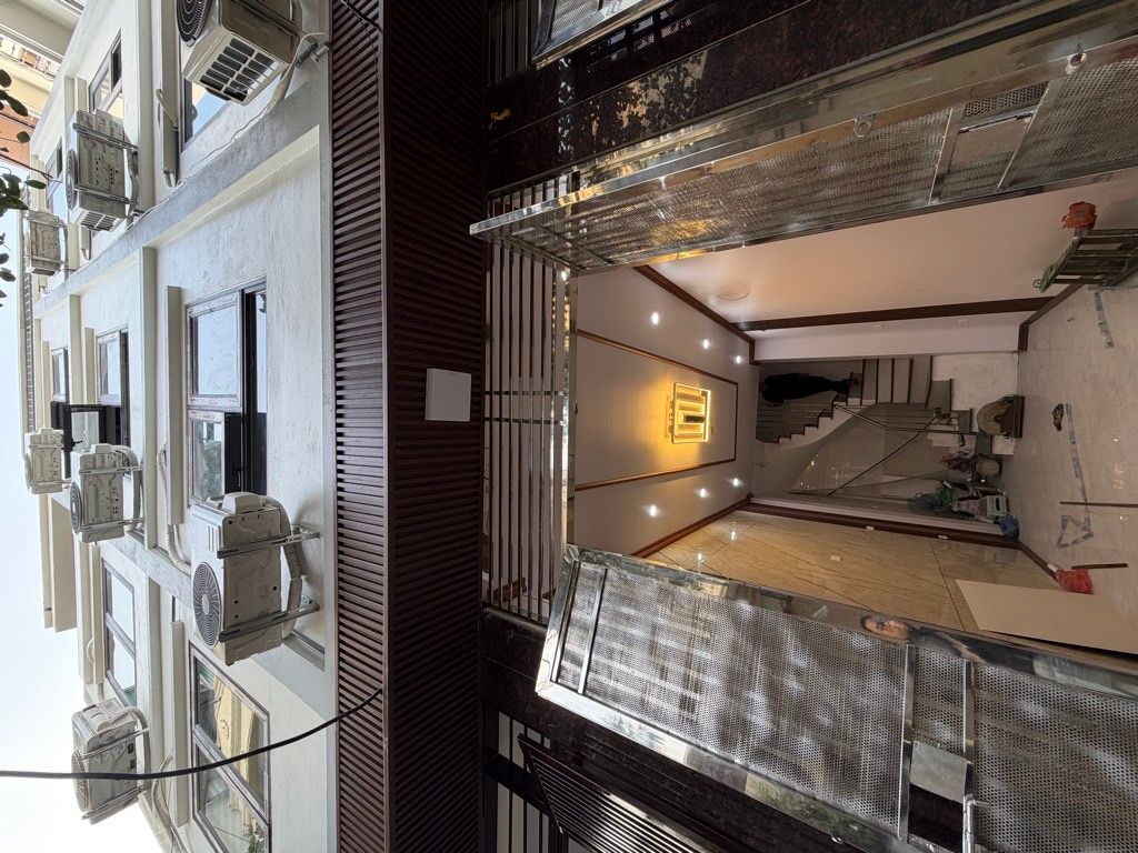 Bán nhà Lĩnh Nam - diện tích 20m2 5 tầng - Mặt ngõ nông thẳng tắp - giá 5,6 tỷ