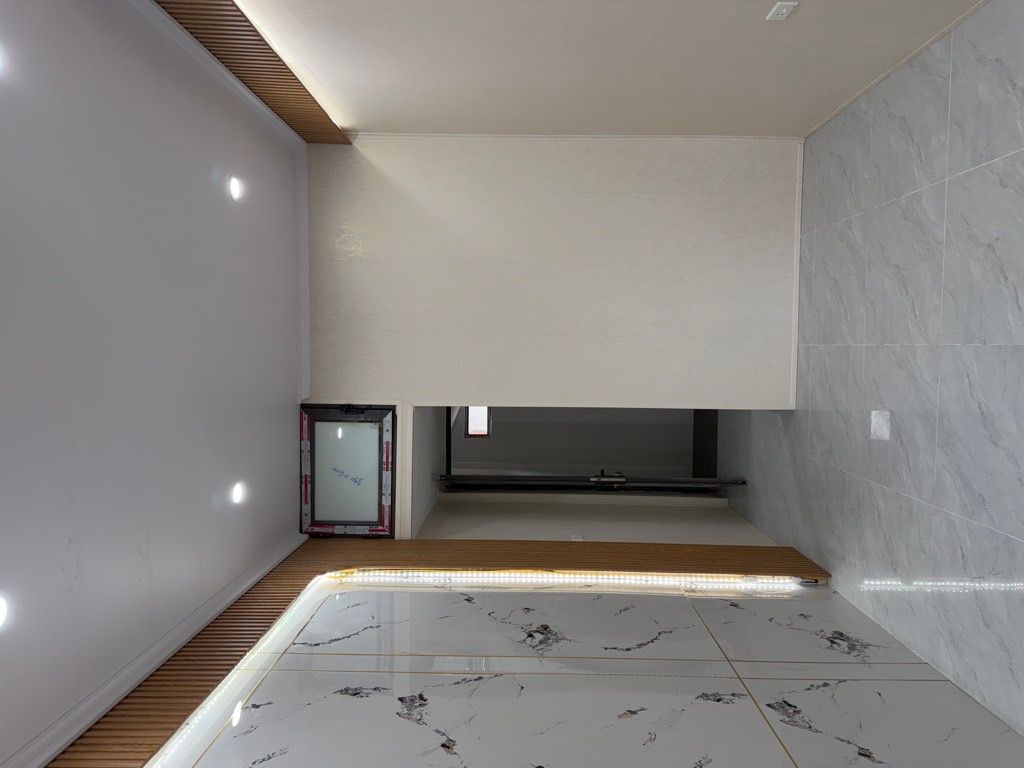 Bán nhà Lĩnh Nam - diện tích 20m2 5 tầng - Mặt ngõ nông thẳng tắp - giá 5,6 tỷ