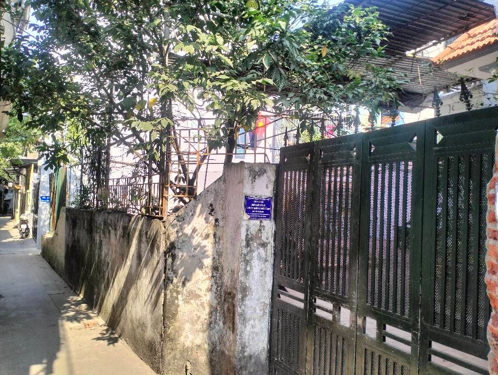 Bán nhà Nguyễn Khoái - diện tích 181m2 3 tầng - ô tô vào nhà - giá 24 tỷ