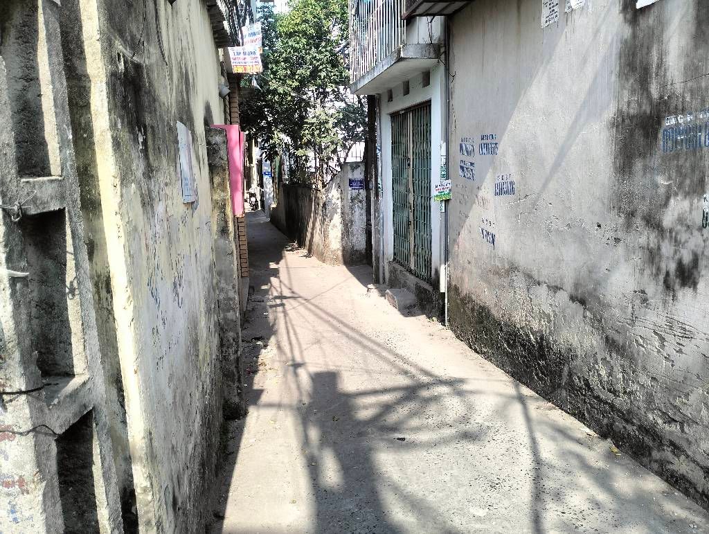 Bán nhà Nguyễn Khoái - diện tích 181m2 3 tầng - ô tô vào nhà - giá 24 tỷ