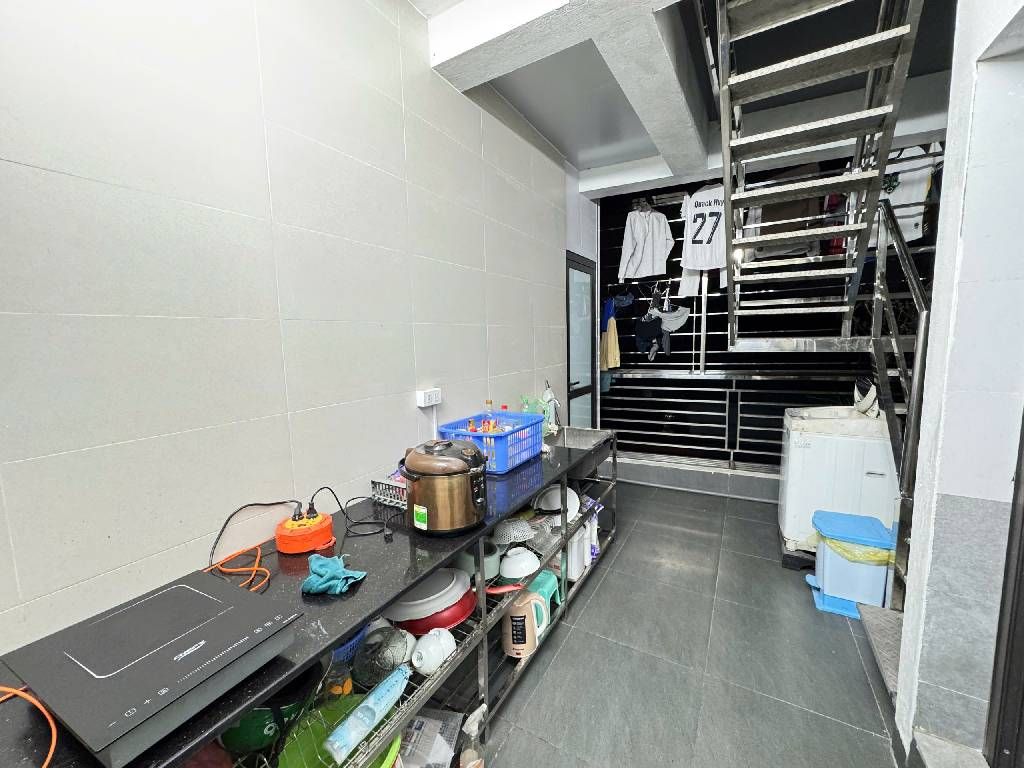 Bán nhà Tô Hoàng - diện tích 44m2 6 tầng - Lô góc 2 mặt tiền - giá 17,5 tỷ