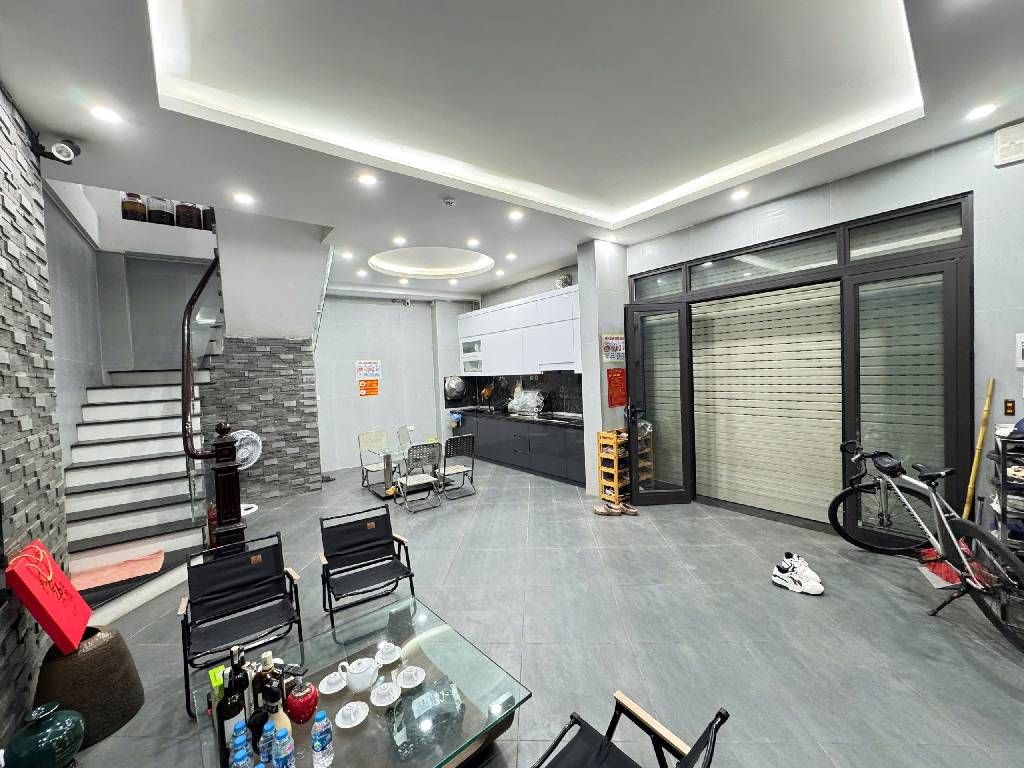 Bán nhà Tô Hoàng - diện tích 44m2 6 tầng - Lô góc 2 mặt tiền - giá 17,5 tỷ