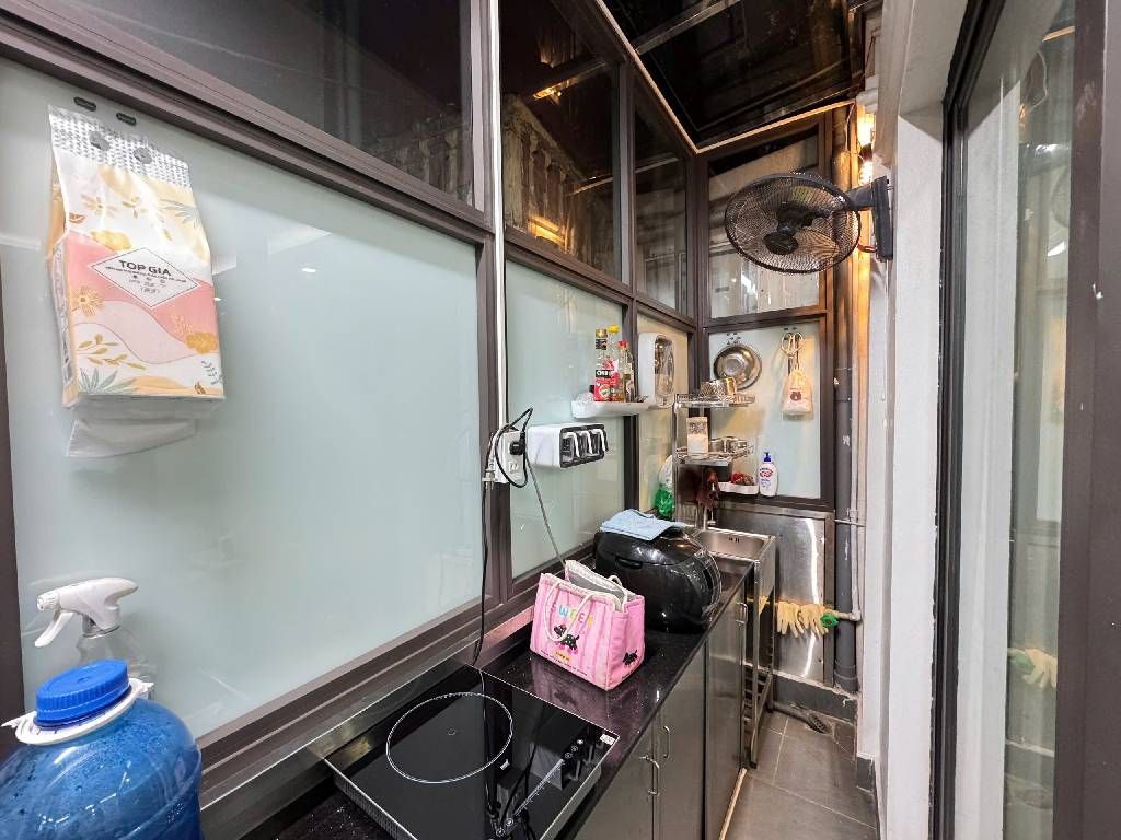 Bán nhà Tô Hoàng - diện tích 44m2 6 tầng - Lô góc 2 mặt tiền - giá 17,5 tỷ