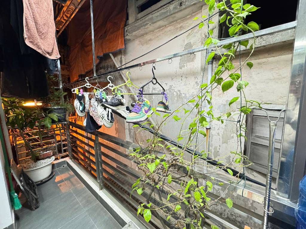 Bán nhà Tô Hoàng - diện tích 44m2 6 tầng - Lô góc 2 mặt tiền - giá 17,5 tỷ