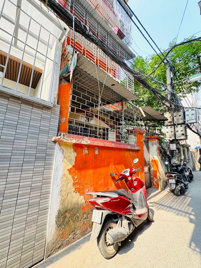 Bán nhà Kim Ngưu - diện tích 77.8m2 4 tầng - Nhà 4 tầng khung cột bê tông chắc chắn - giá 8,9 tỷ