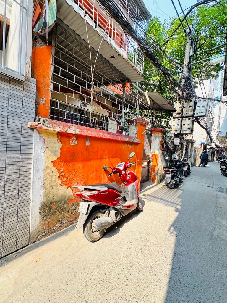 Bán nhà Kim Ngưu - diện tích 77.8m2 4 tầng - Nhà 4 tầng khung cột bê tông chắc chắn - giá 8,9 tỷ