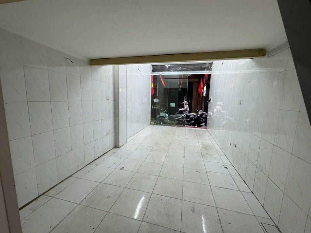 Bán nhà Văn Hương - diện tích 22,2m2 3 tầng - Lô góc, ô tô - giá 8,5 tỷ