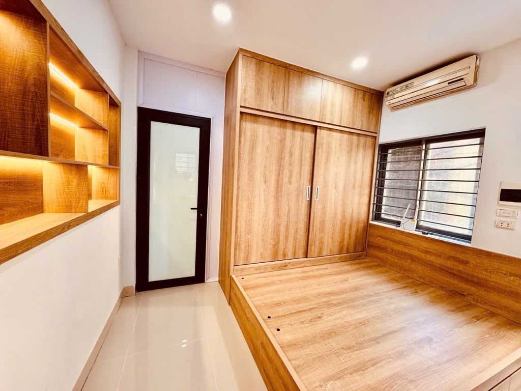 Bán nhà Lò Đúc - diện tích 68m2 1 tầng - Ô TÔ ĐỖ - CĂN HỘ LÔ GÓC TẦNG 2 3 MẶT THOÁNG - giá 3,8 tỷ