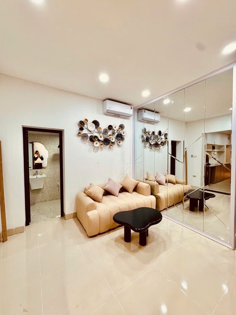 Bán nhà Lò Đúc - diện tích 68m2 1 tầng - Ô TÔ ĐỖ - CĂN HỘ LÔ GÓC TẦNG 2 3 MẶT THOÁNG - giá 3,8 tỷ