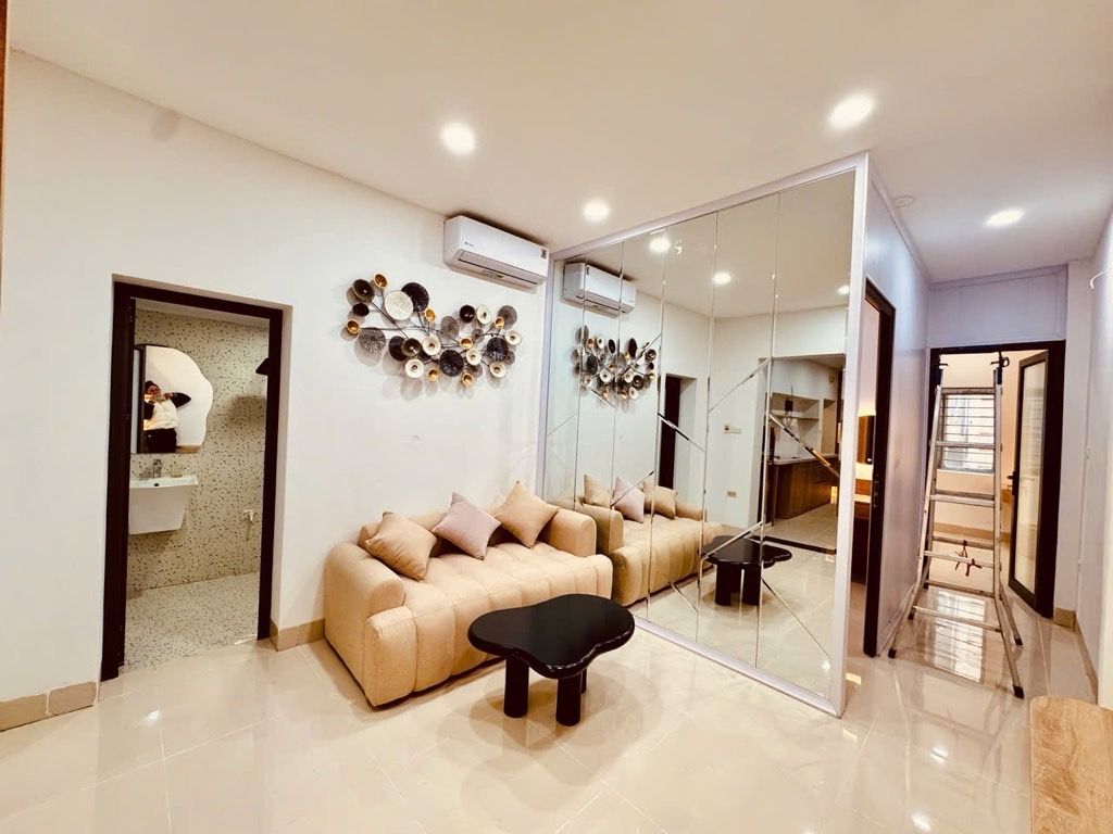 Bán nhà Lò Đúc - diện tích 68m2 1 tầng - Ô TÔ ĐỖ - CĂN HỘ LÔ GÓC TẦNG 2 3 MẶT THOÁNG - giá 3,8 tỷ