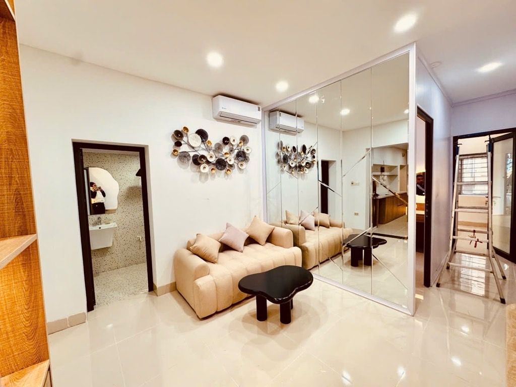 Bán nhà Lò Đúc - diện tích 68m2 1 tầng - Ô TÔ ĐỖ - CĂN HỘ LÔ GÓC TẦNG 2 3 MẶT THOÁNG - giá 3,8 tỷ