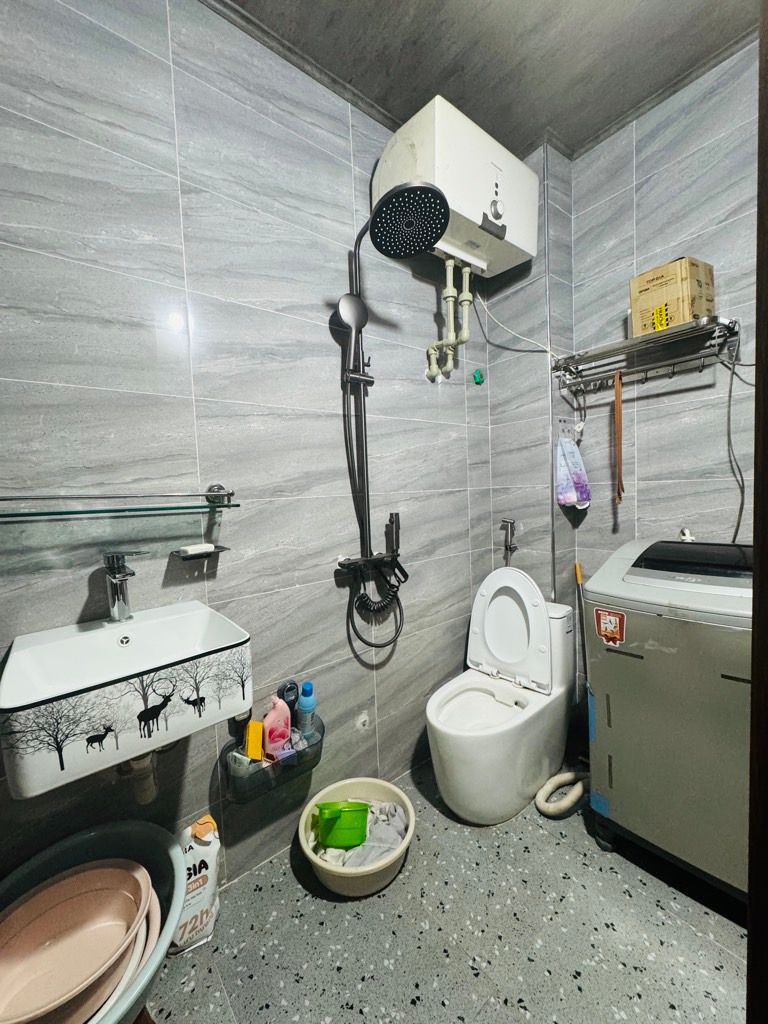 Bán nhà Tân Mai - diện tích 32m2 3 tầng - ô tô tránh - giá 5,9 tỷ