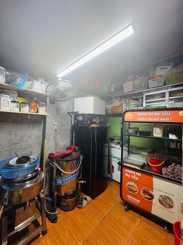 Bán nhà Tân Mai - diện tích 32m2 3 tầng - ô tô tránh - giá 5,9 tỷ