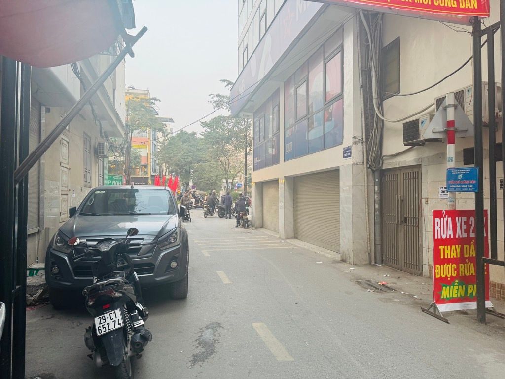 Bán nhà Tân Mai - diện tích 32m2 3 tầng - ô tô tránh - giá 5,9 tỷ