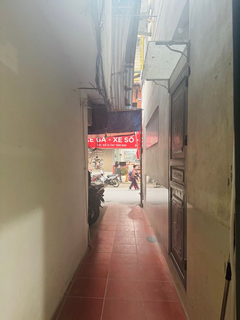 Bán nhà Tân Mai - diện tích 32m2 3 tầng - ô tô tránh - giá 5,9 tỷ