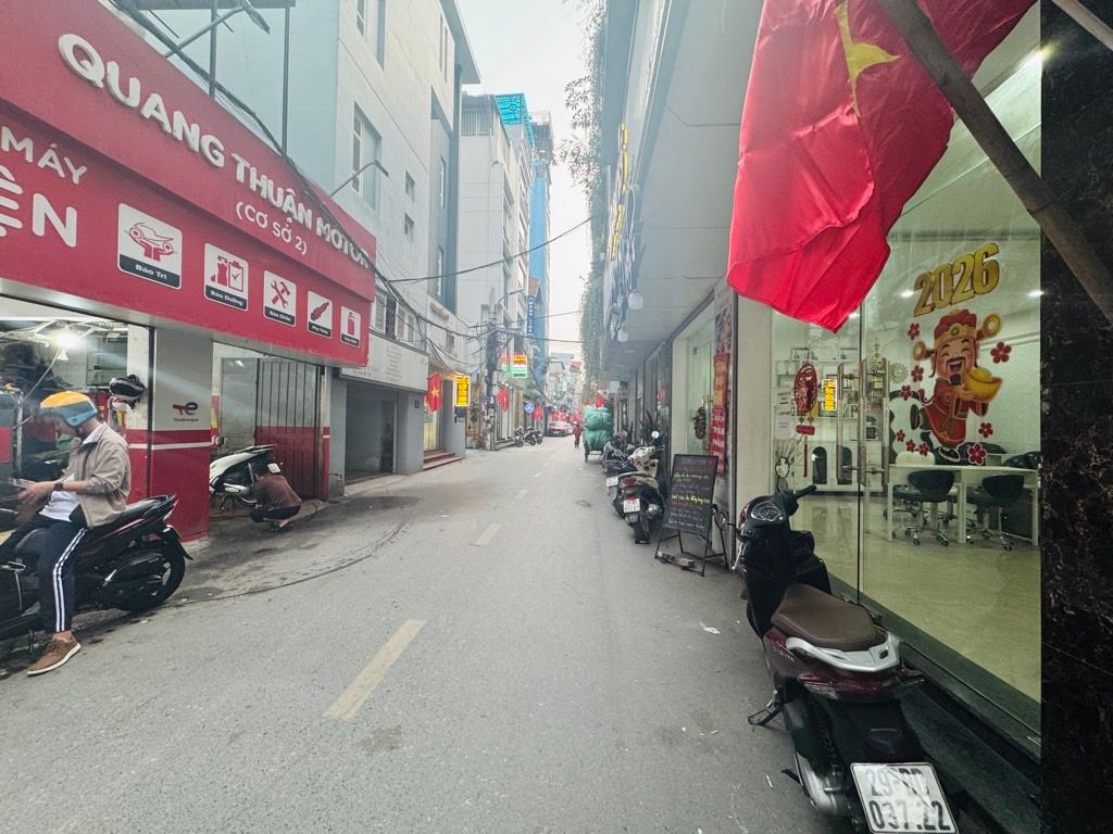 Bán nhà Tân Mai - diện tích 32m2 3 tầng - ô tô tránh - giá 5,9 tỷ