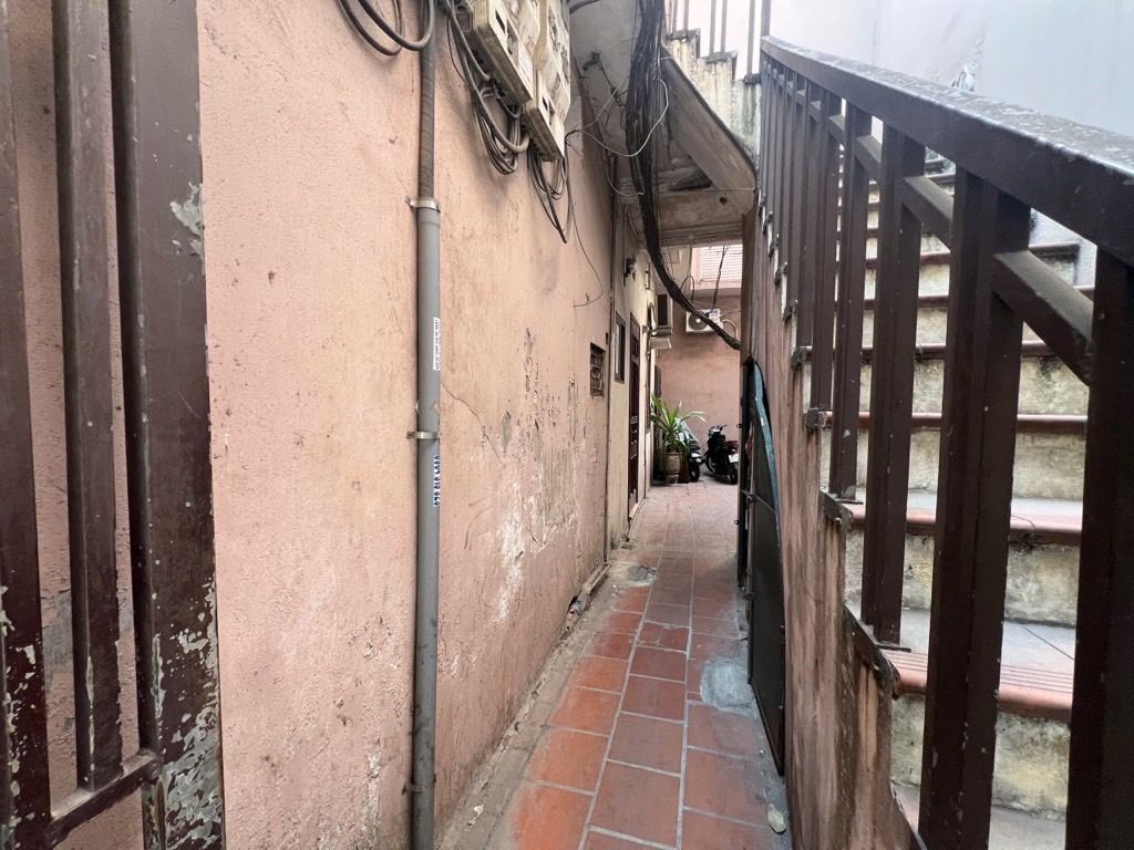 Bán nhà Lò Đúc - diện tích 11.5m2 1 tầng - Mặt phố kinh doanh sầm uất - giá 5,2 tỷ