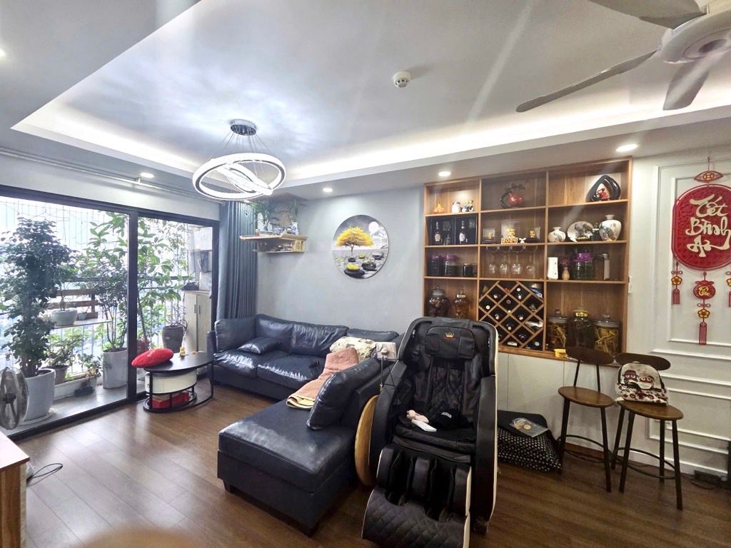 Bán nhà Trần Thủ Độ - diện tích 82.6m2 1 tầng - Căn hộ chung cư view hồ - giá 7,35 tỷ