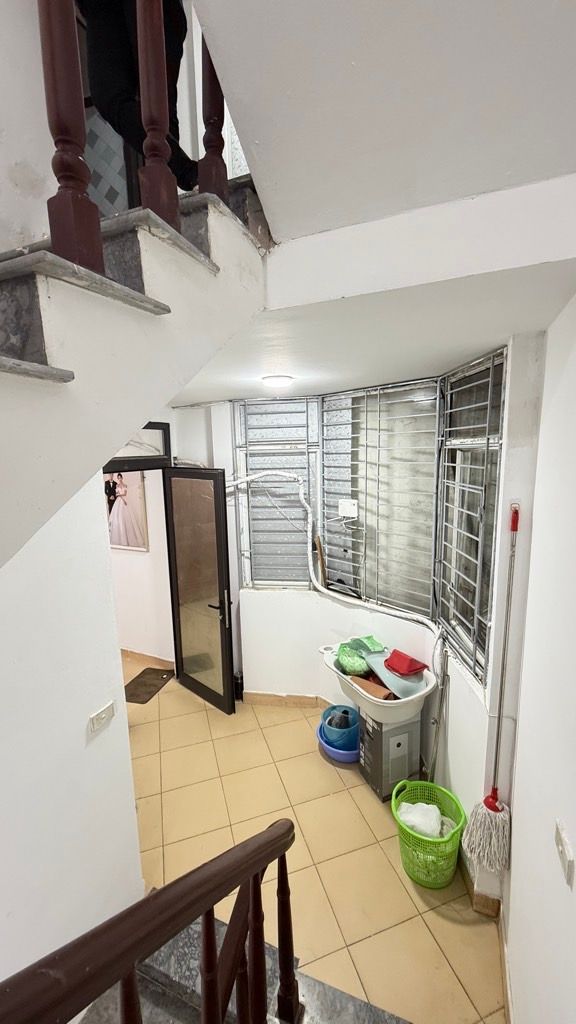 Bán nhà Nam Dư - diện tích 36m2 5 tầng - Nhà dân xây khung cột chắc chắn - giá 5,45 tỷ