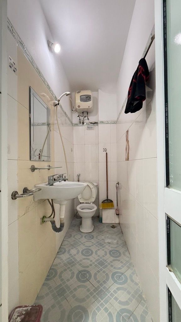 Bán nhà Nam Dư - diện tích 36m2 5 tầng - Nhà dân xây khung cột chắc chắn - giá 5,45 tỷ