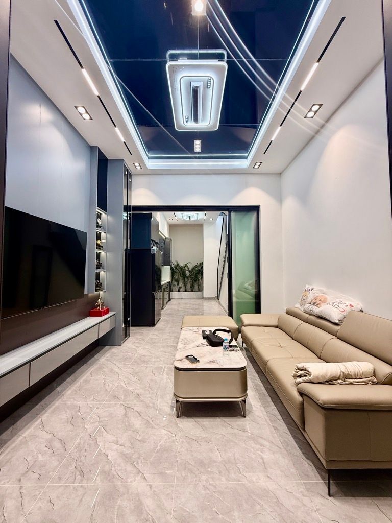 Bán nhà Trần Khát Chân - diện tích 50m2 4 tầng - NGÕ THÔNG - BA GÁC TRÁNH XE MÁY - giá 13,8 tỷ