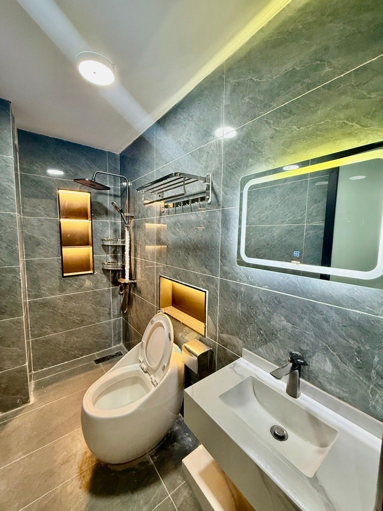 Bán nhà Trần Khát Chân - diện tích 50m2 4 tầng - NGÕ THÔNG - BA GÁC TRÁNH XE MÁY - giá 13,8 tỷ