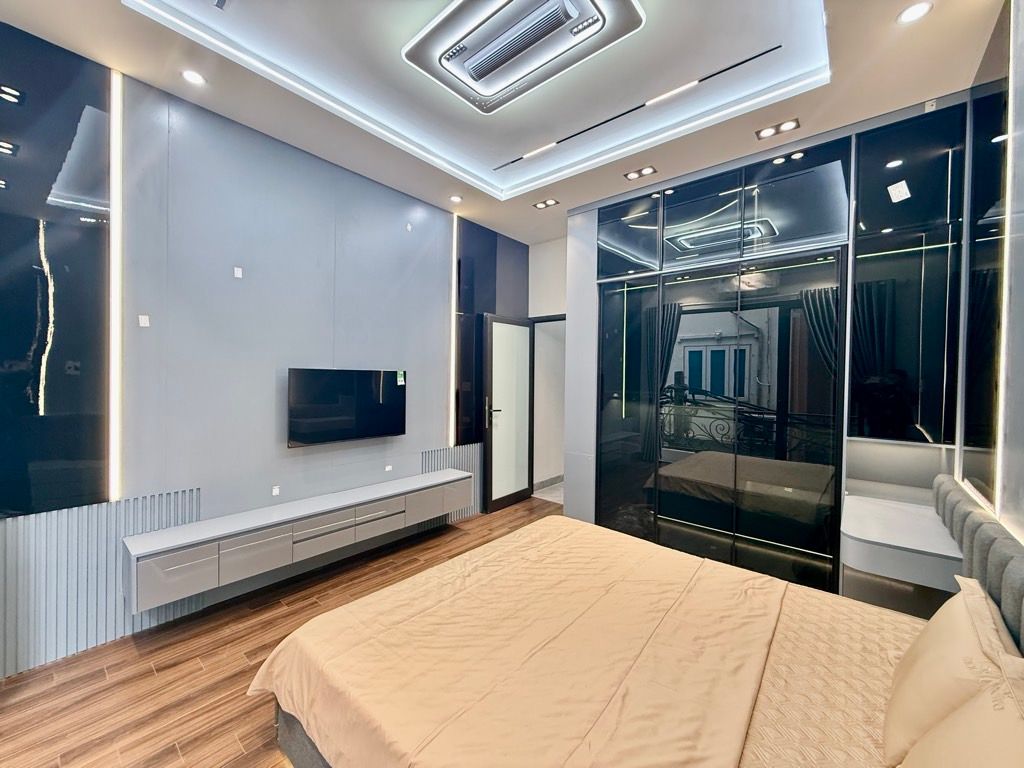 Bán nhà Trần Khát Chân - diện tích 50m2 4 tầng - NGÕ THÔNG - BA GÁC TRÁNH XE MÁY - giá 13,8 tỷ