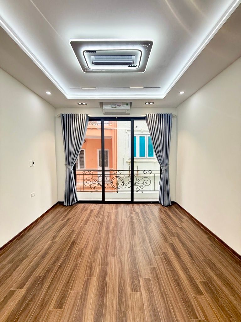 Bán nhà Trần Khát Chân - diện tích 50m2 4 tầng - NGÕ THÔNG - BA GÁC TRÁNH XE MÁY - giá 13,8 tỷ