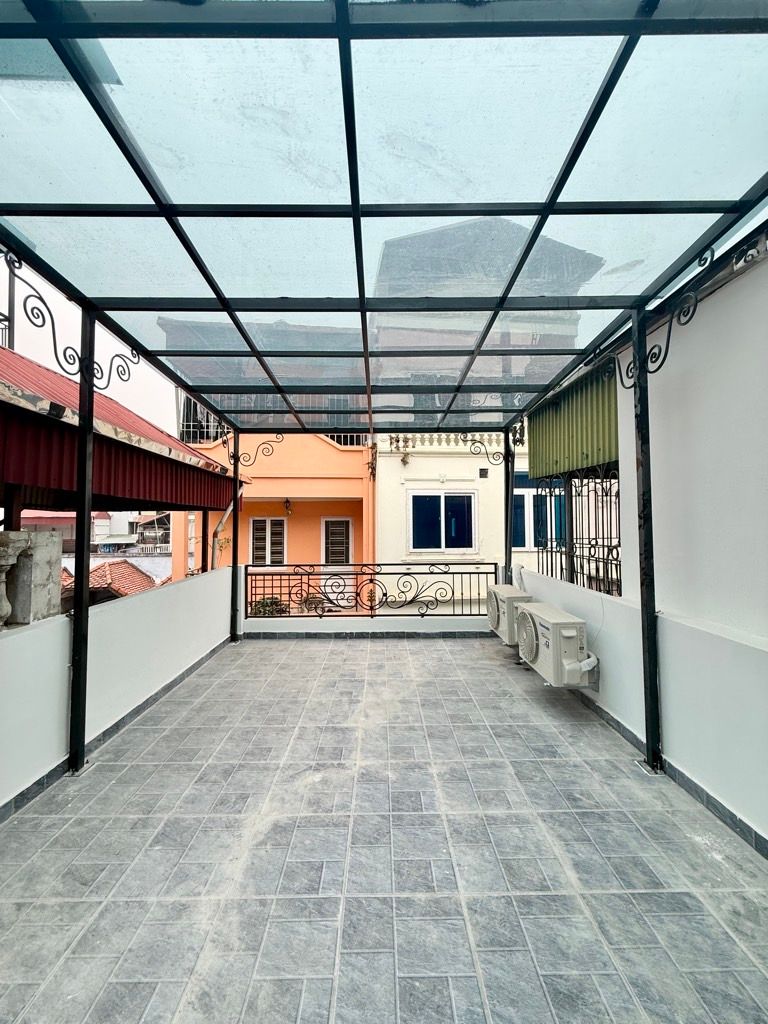 Bán nhà Trần Khát Chân - diện tích 50m2 4 tầng - NGÕ THÔNG - BA GÁC TRÁNH XE MÁY - giá 13,8 tỷ