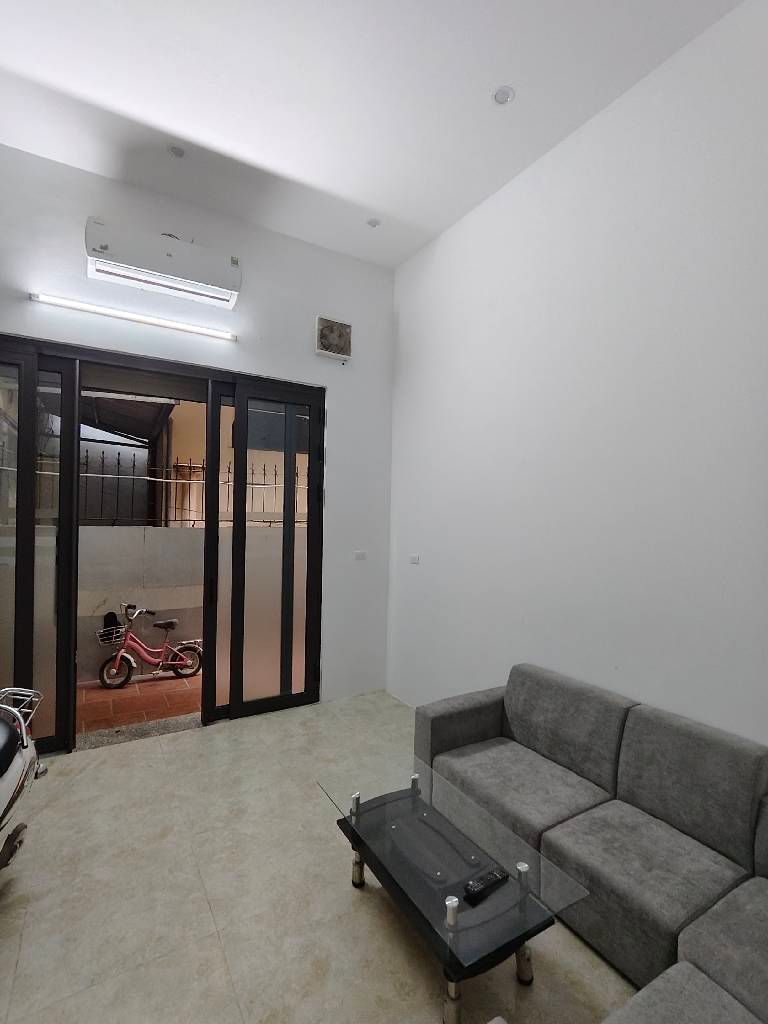 Bán nhà Tôn Thất Tùng - diện tích 36.2m2 2 tầng - Nhà đẹp hiếm có - giá 8.9 tỷ