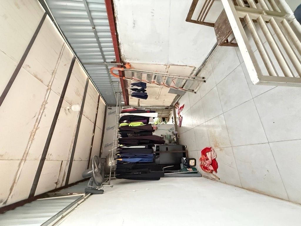 Bán nhà Đỗ Thuận - diện tích 34m2 4 tầng - Nhà cũ thiết kế 2 phòng - giá 6,7 tỷ