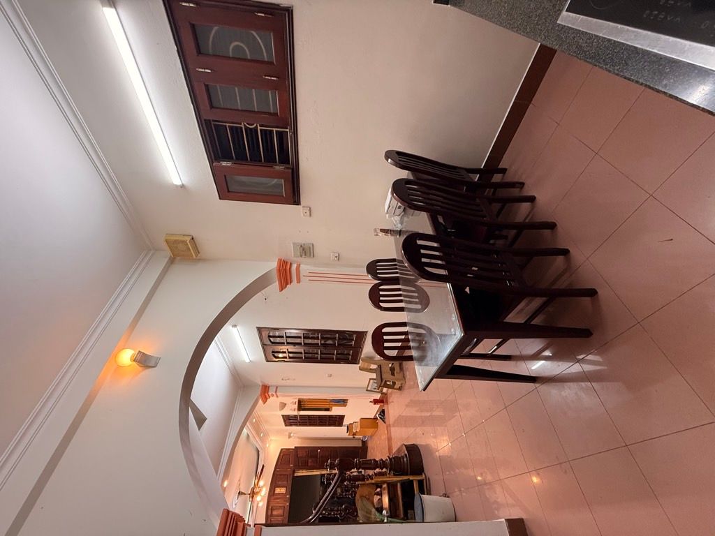 Bán nhà Ngõ Thống Nhất - diện tích 43m2 4 tầng - Ô TÔ ĐỖ CỬA - giá 13,8 tỷ