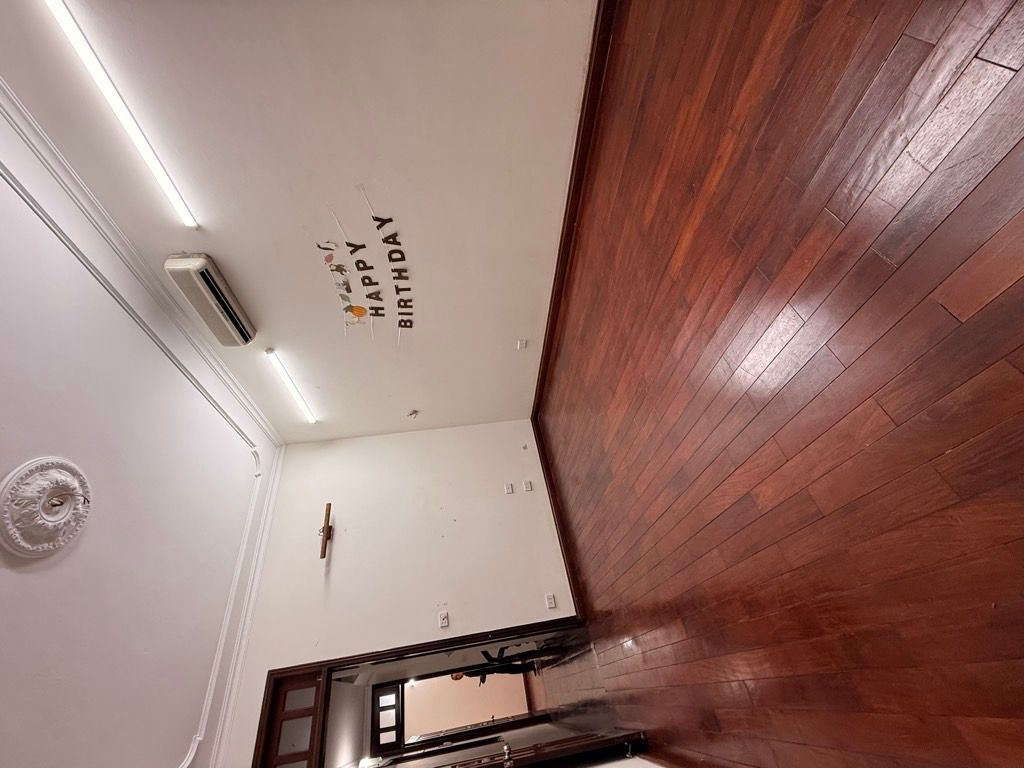 Bán nhà Ngõ Thống Nhất - diện tích 43m2 4 tầng - Ô TÔ ĐỖ CỬA - giá 13,8 tỷ