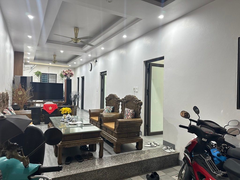 Bán nhà Lê Trọng Tấn - diện tích 111m2 2 tầng - Mặt tiền siêu rộng - giá 11,5 tỷ