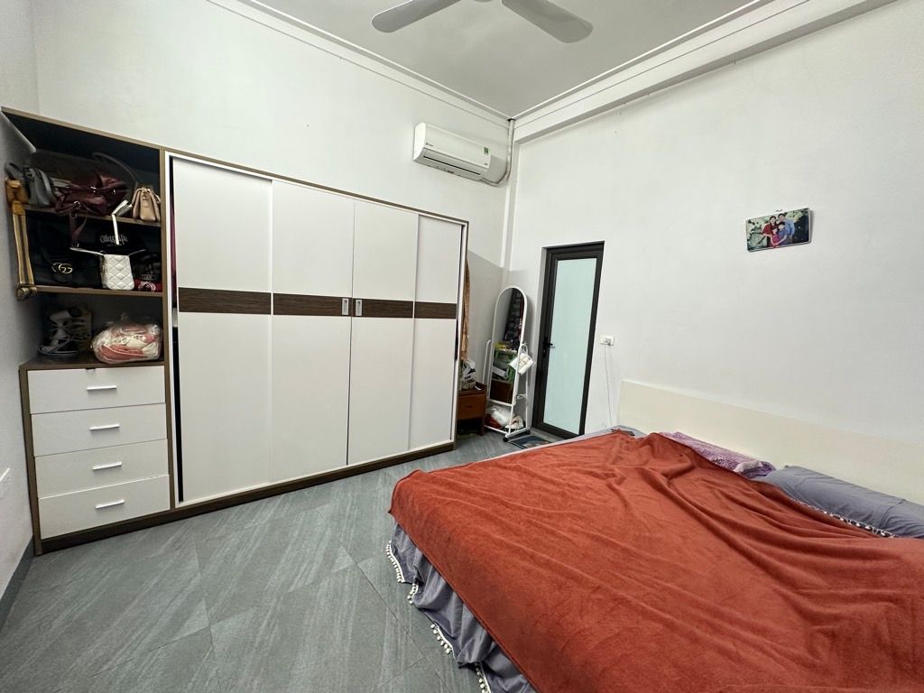 Bán nhà Lê Trọng Tấn - diện tích 111m2 2 tầng - Mặt tiền siêu rộng - giá 11,5 tỷ