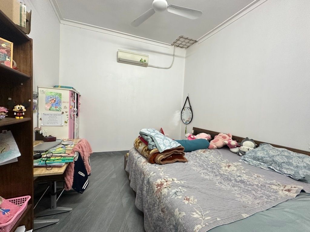 Bán nhà Lê Trọng Tấn - diện tích 111m2 2 tầng - Mặt tiền siêu rộng - giá 11,5 tỷ