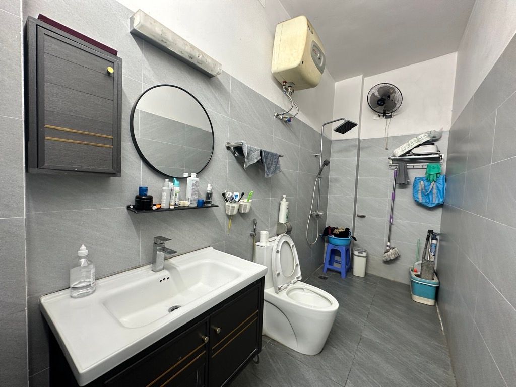 Bán nhà Lê Trọng Tấn - diện tích 111m2 2 tầng - Mặt tiền siêu rộng - giá 11,5 tỷ