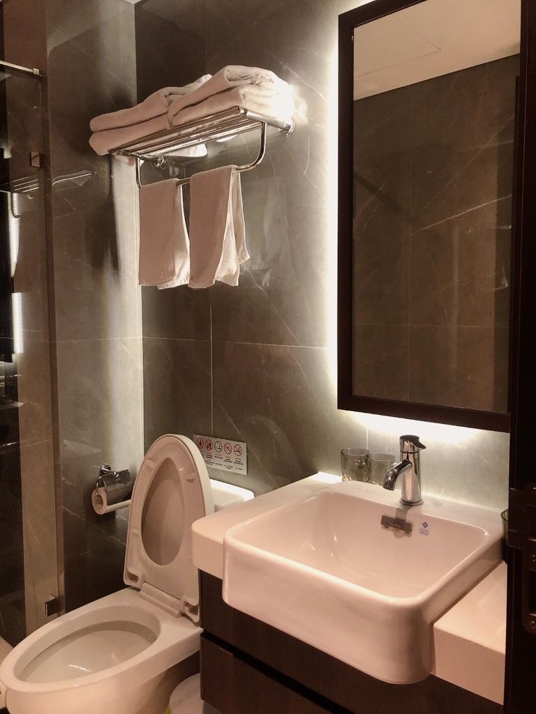 Bán nhà Nguyên Hồng - diện tích 73m2 1 tầng - Căn hộ khách sạn cực hiếm - giá 14,5 tỷ