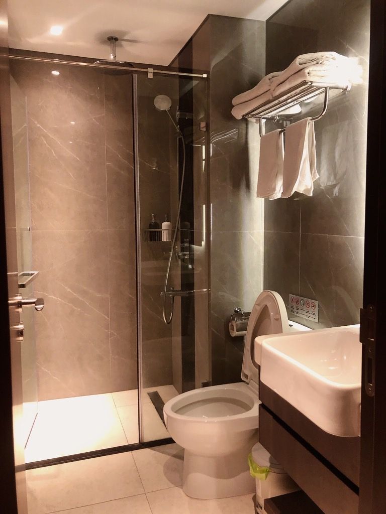 Bán nhà Nguyên Hồng - diện tích 73m2 1 tầng - Căn hộ khách sạn cực hiếm - giá 14,5 tỷ