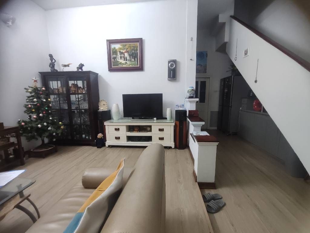 Bán nhà Tân Mai - diện tích 95m2 3 tầng - gần ô tô - giá 12,5 tỷ