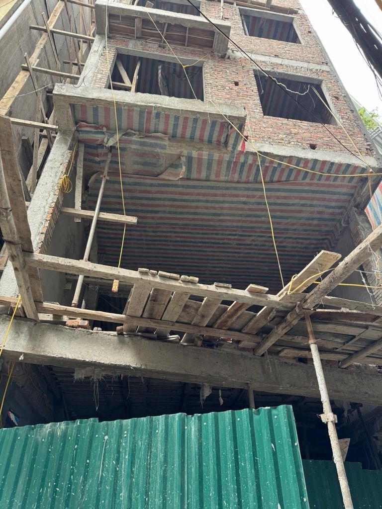 Bán nhà Vĩnh Tuy - diện tích 40m2 7 tầng - LÔ GÓC - MẶT NGÕ THÔNG - Ô TÔ VÀO NHÀ - giá 20 tỷ