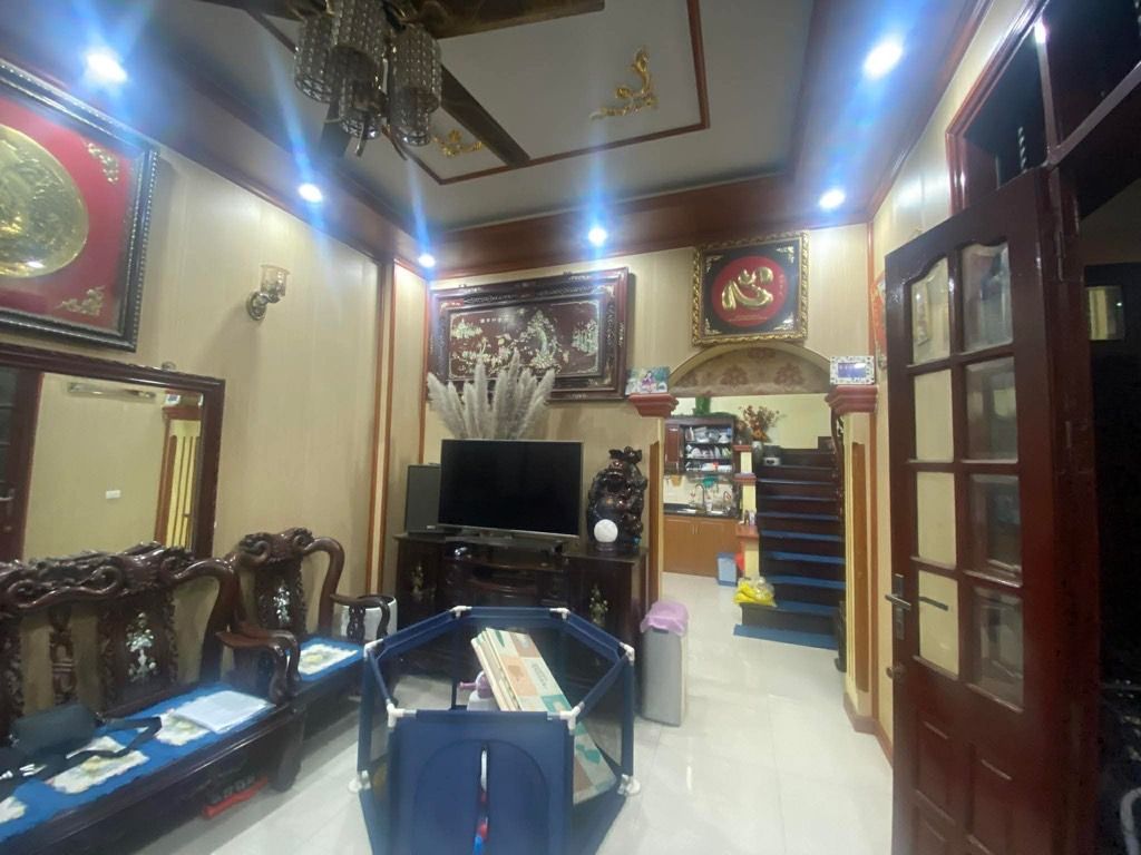 Bán nhà Trịnh Đình Cửu - diện tích 54m2 4 tầng - PHÂN LÔ - 30M RA MẶT PHỐ - giá 15,8 tỷ