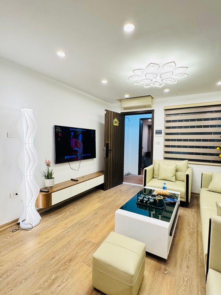 Bán nhà 8/3 - diện tích 70m2 1 tầng - Căn hộ tầng thấp, đi lại thuận tiện - giá 4,35 tỷ