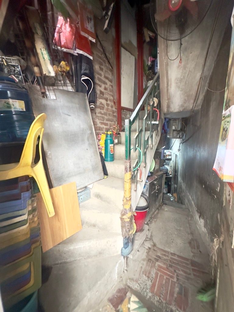 Bán nhà Đê La Thành - diện tích 37m2 2 tầng - Mặt phố trung tâm, kinh doanh đỉnh - giá 9 tỷ