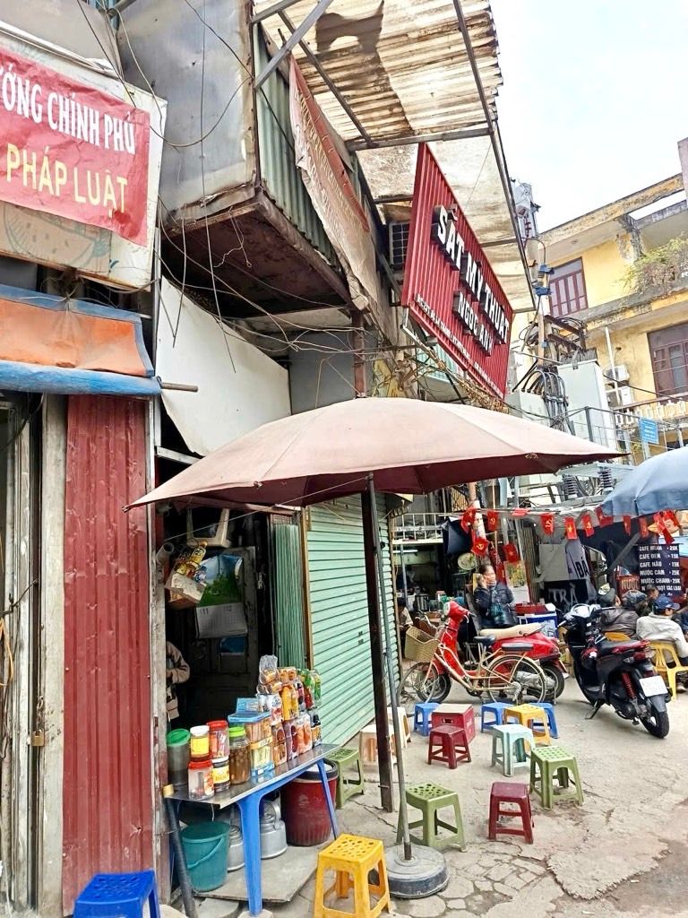 Bán nhà Đê La Thành - diện tích 37m2 2 tầng - Mặt phố trung tâm, kinh doanh đỉnh - giá 9 tỷ